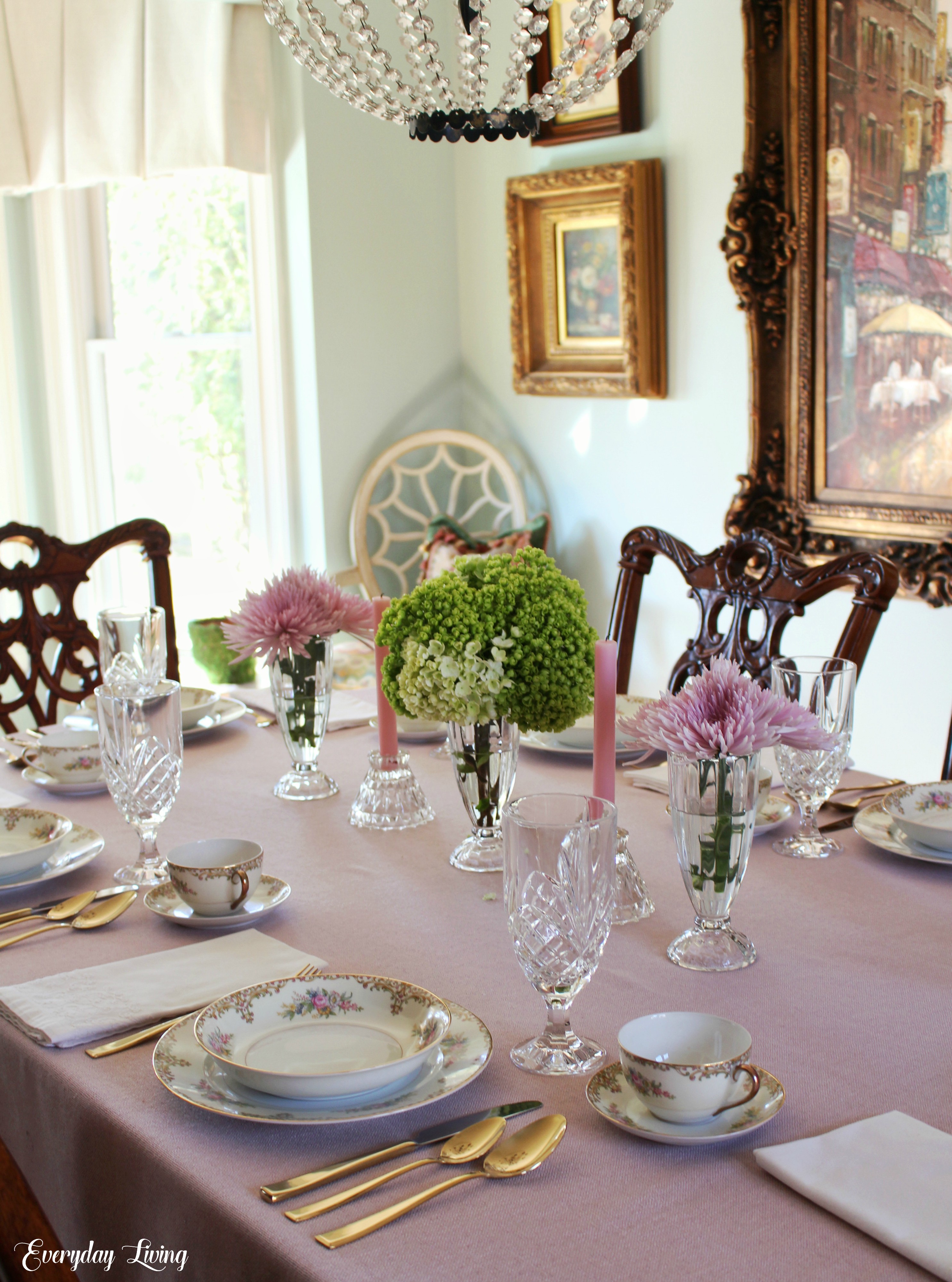 Tablescape Tuesday: The First Appearance