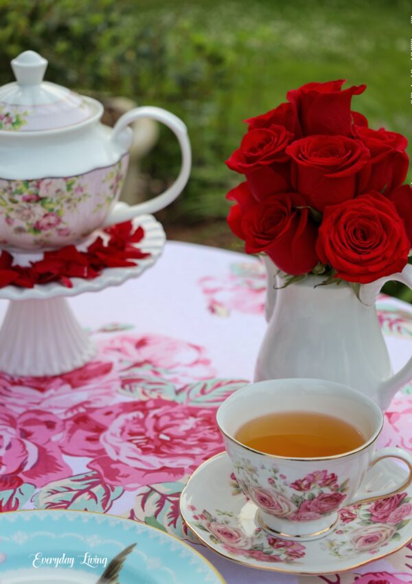 Tea For One Roses La Vie en Rose: Tea For One